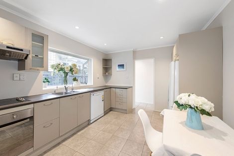 Photo of property in 70 Barrack Road, Mount Wellington, Auckland, 1060