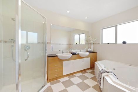 Photo of property in 40 Mahoney Drive, Albany, Auckland, 0632