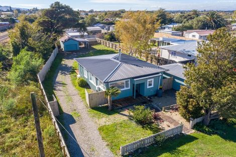 Photo of property in 15 Woodward Street East, Featherston, 5710