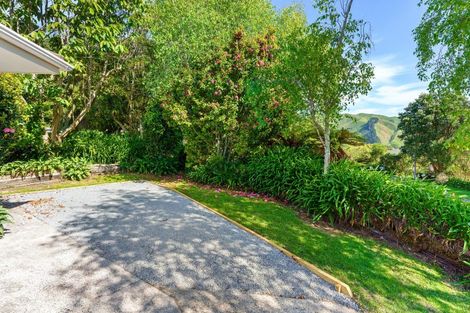Photo of property in 61 Kakariki Grove, Waikanae, 5036