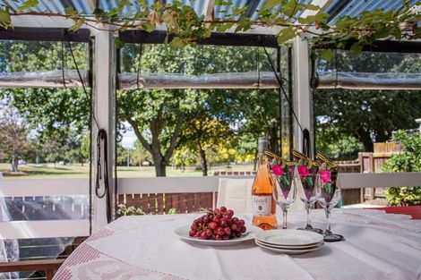 Photo of property in 4 Eliot Place, Leamington, Cambridge, 3432