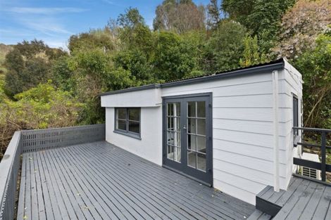 Photo of property in 1075 Dyers Pass Road, Governors Bay, Lyttelton, 8971