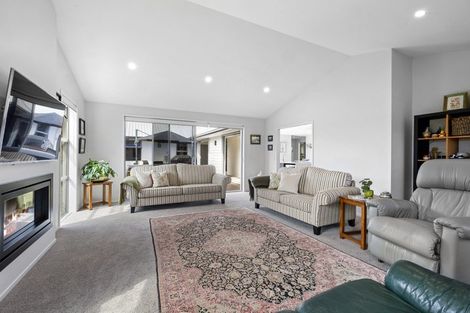 Photo of property in 8 Wentworth Lane, Waiwhakaiho, New Plymouth, 4312