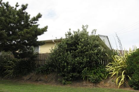 Photo of property in 32 Karewa Street, Castlecliff, Whanganui, 4501