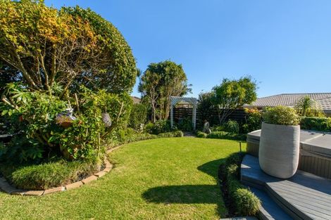 Photo of property in 5 Downing Place, Welcome Bay, Tauranga, 3112