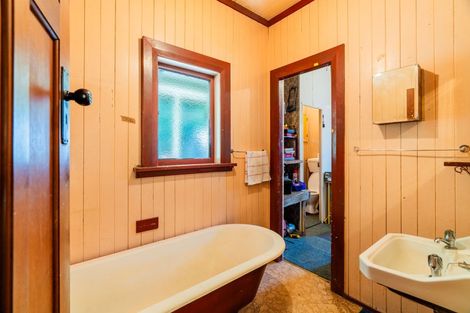 Photo of property in 18 Opoia Road, Hamilton East, Hamilton, 3216