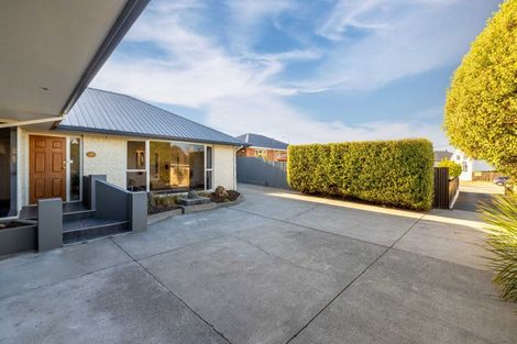 Photo of property in 19a Lake Terrace Road, Burwood, Christchurch, 8061
