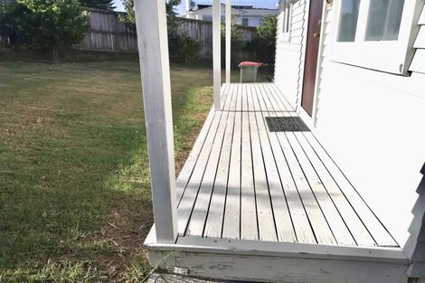 Photo of property in 2/134 Forrest Road, Milford, Auckland, 0620