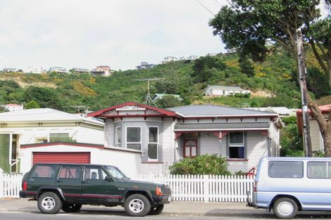 Photo of property in 56 Derwent Street, Island Bay, Wellington, 6023