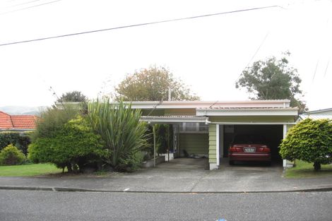 Photo of property in 2 Crawford Grove, Naenae, Lower Hutt, 5011