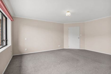 Photo of property in 1 Nevada Way, Kelvin Grove, Palmerston North, 4414