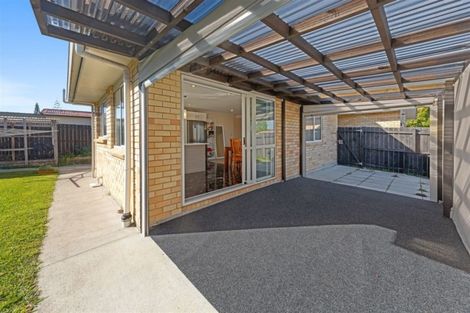 Photo of property in 2b Stephen Avenue, Henderson, Auckland, 0610