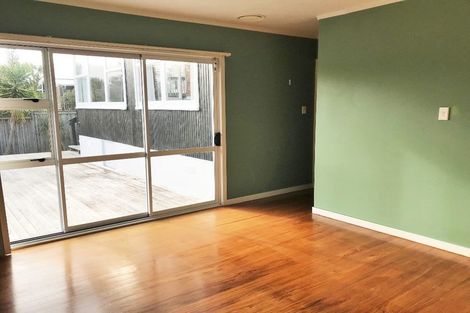 Photo of property in 2/11 Regent Street, Devonport, Auckland, 0624