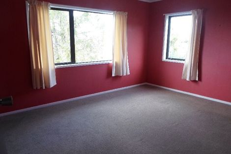 Photo of property in 1/7 Deverell Place, Northcross, Auckland, 0632