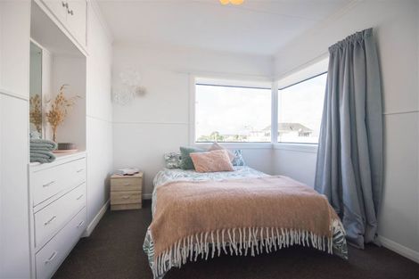 Photo of property in 21 Ocean Beach Street, Foxton Beach, Foxton, 4815