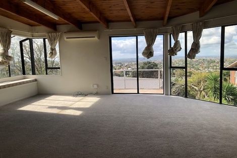 Photo of property in 1/191 Glenfield Road, Hillcrest, Auckland, 0627