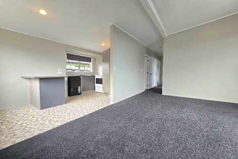 Photo of property in 5 Clayburn Road, Glen Eden, Auckland, 0602