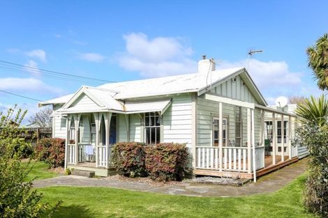 Photo of property in 6 Oriental Street, Welbourn, New Plymouth, 4312
