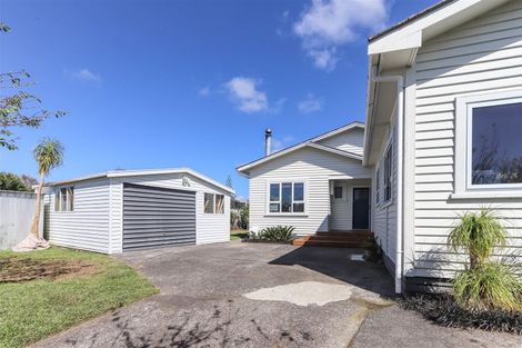 Photo of property in 30 Rewa Street, Inglewood, 4330