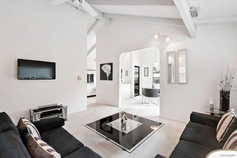 Photo of property in 2/17 Pax Avenue, Forrest Hill, Auckland, 0620