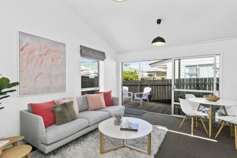 Photo of property in 8a Wellington Road, Hataitai, Wellington, 6021