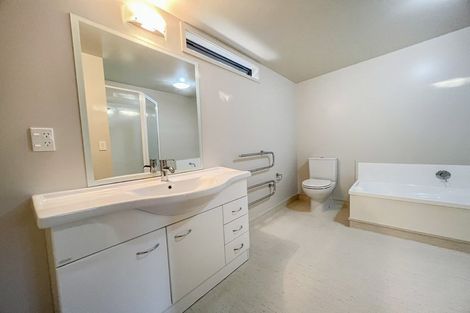 Photo of property in 632 Beach Road, Browns Bay, Auckland, 0630