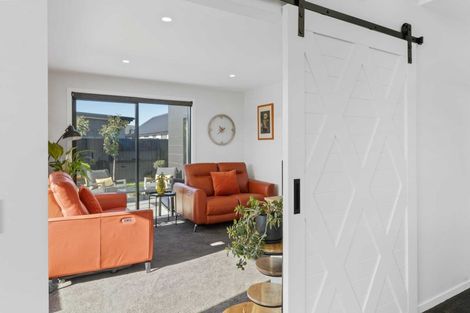 Photo of property in 1 Fraer Street, Cromwell, 9310