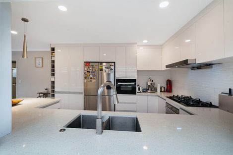 Photo of property in 37a Willerton Avenue, New Lynn, Auckland, 0600