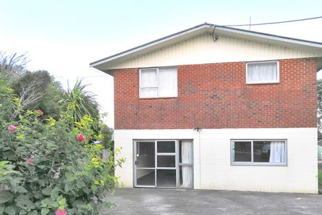 Photo of property in 143 Waimumu Road, Massey, Auckland, 0614