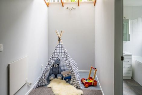 Photo of property in 31 Observatory Close, Whitby, Porirua, 5024