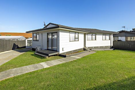 Photo of property in 8 Antalya Place, Manurewa, Auckland, 2102