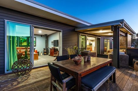 Photo of property in 11 Glentui Place, Waikawa, Picton, 7220
