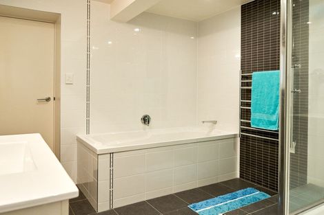 Photo of property in 102 Homebush Road, Khandallah, Wellington, 6035