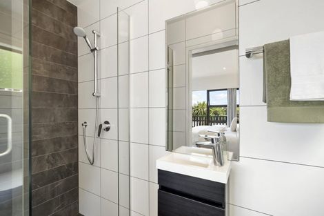 Photo of property in 97a Hinemoa Street, Birkenhead, Auckland, 0626