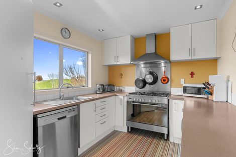 Photo of property in 16 Nikau Lane, Maungaturoto, 0520