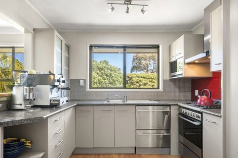 Photo of property in 4 Fitzpatrick Place, Chatswood, Auckland, 0626