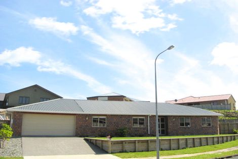 Photo of property in 15 Maple Crescent, Whalers Gate, New Plymouth, 4310