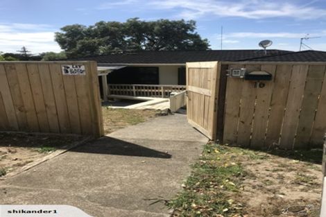 Photo of property in 16 Easton Park Parade, Glenfield, Auckland, 0629