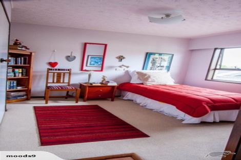 Photo of property in 2/51 View Road, Henderson, Auckland, 0612