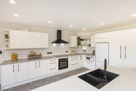 Photo of property in 294 Polson Hill Drive, Aokautere, Palmerston North, 4471