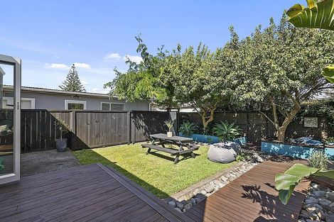 Photo of property in 22 Sackville Street, Fitzroy, New Plymouth, 4312