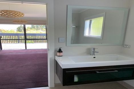 Photo of property in 61a Fairmount Road, Titirangi, Auckland, 0604