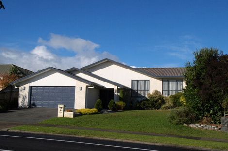 Photo of property in 137 Golfland Drive, Golflands, Auckland, 2013