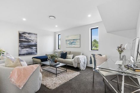 Photo of property in 1 The Crest, Sunnyhills, 2010