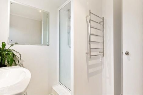 Photo of property in 1/67 Seaview Road, Castor Bay, Auckland, 0620