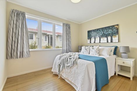 Photo of property in 47 Farquhar Road, Glendene, Auckland, 0602