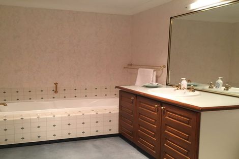 Photo of property in 10 Cluny Road, Plimmerton, Porirua, 5026