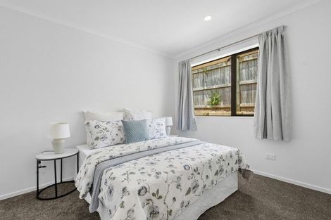 Photo of property in 59a Sungrove Rise, Sunnyvale, Auckland, 0612