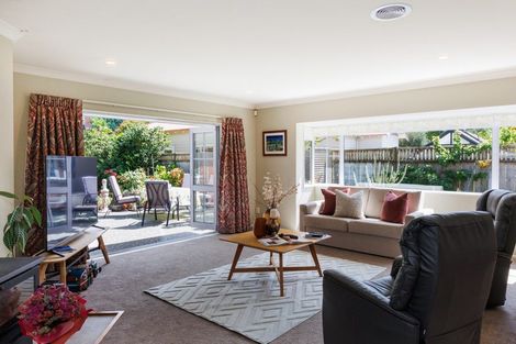 Photo of property in 10 Pastoral Lane, Hokowhitu, Palmerston North, 4410