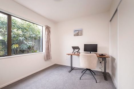 Photo of property in 2/112a Poulson Street, Addington, Christchurch, 8024